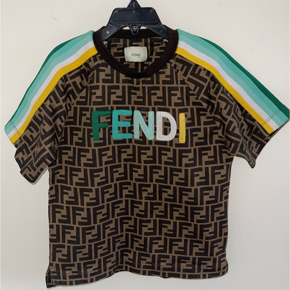 KIDS 100% AUTHENTIC FENDI T SHIRT SIZE 8!